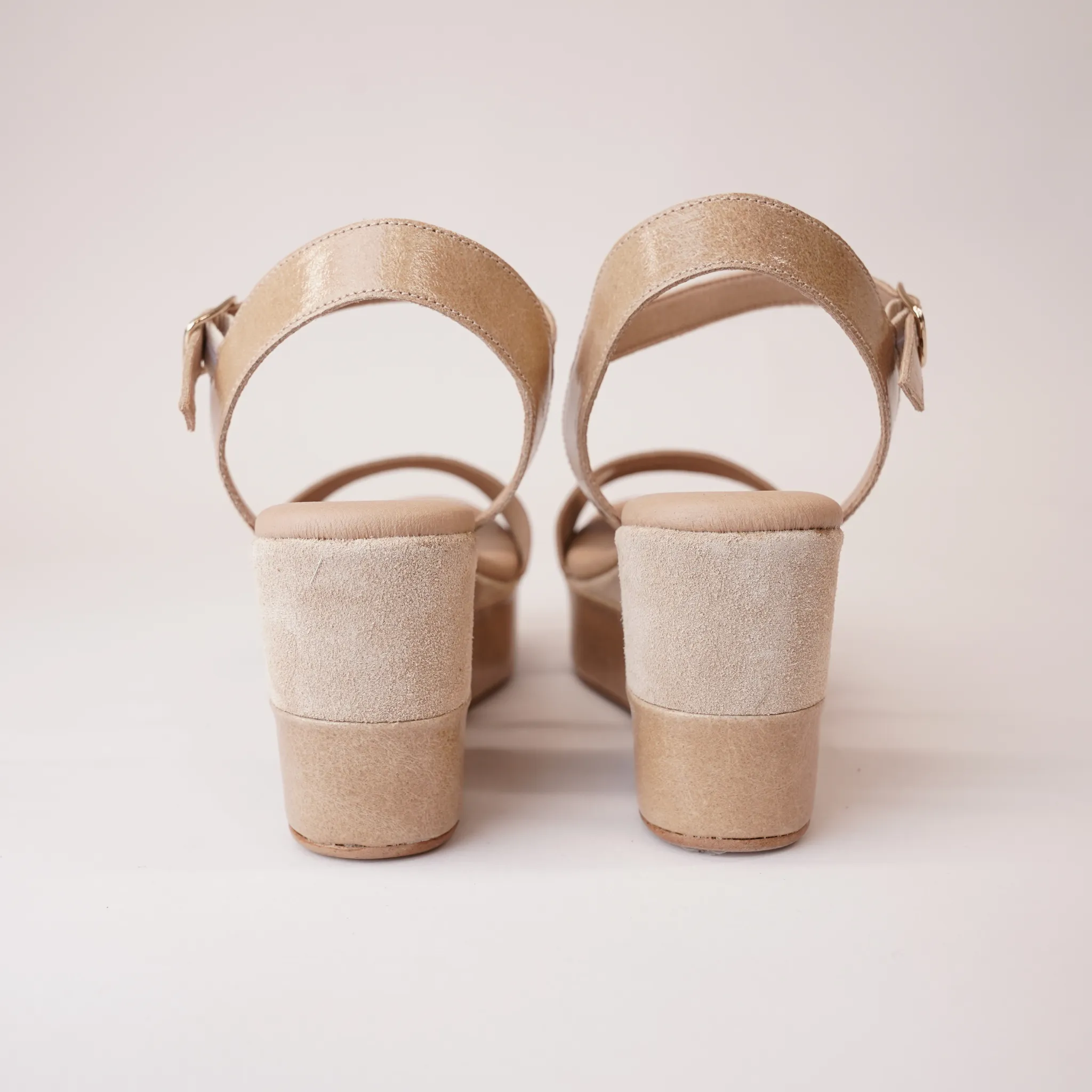 009-Cres-138 Sand Patent/ Suede Leather Wedges