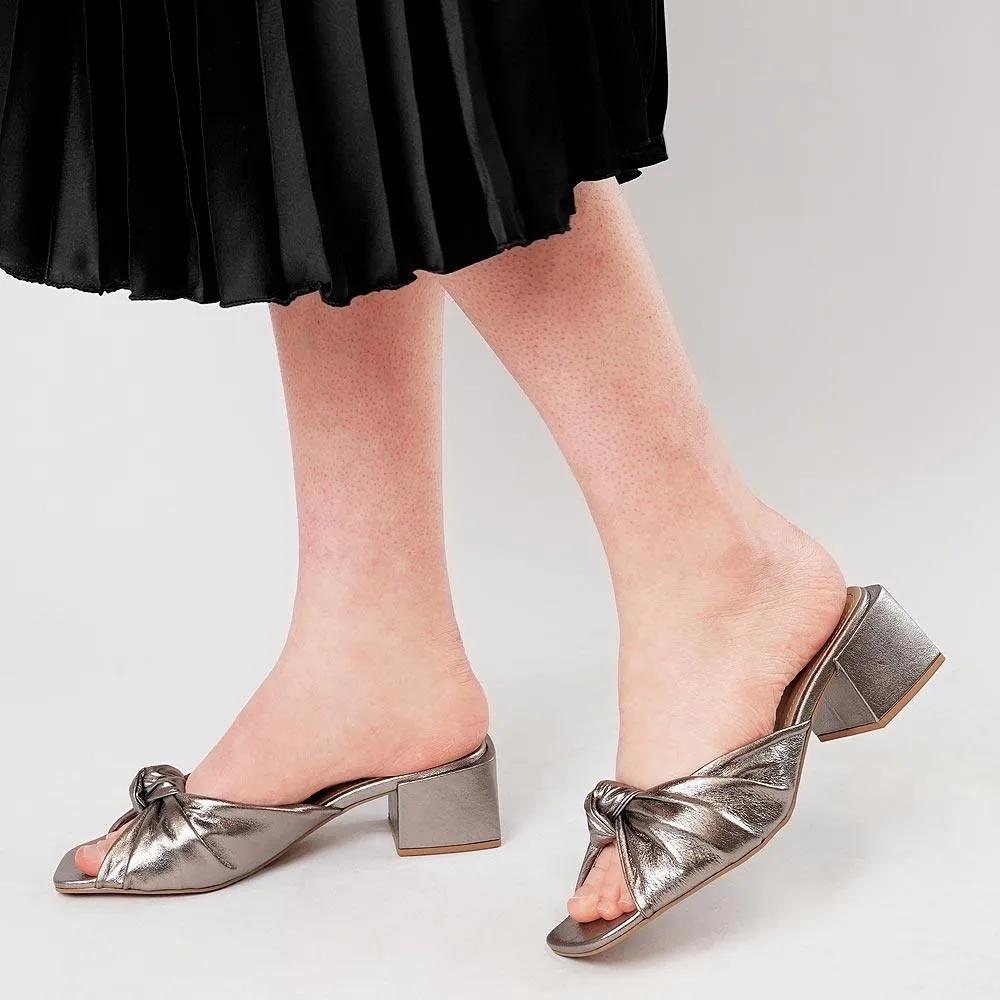 4920004 Pewter Leather Heels