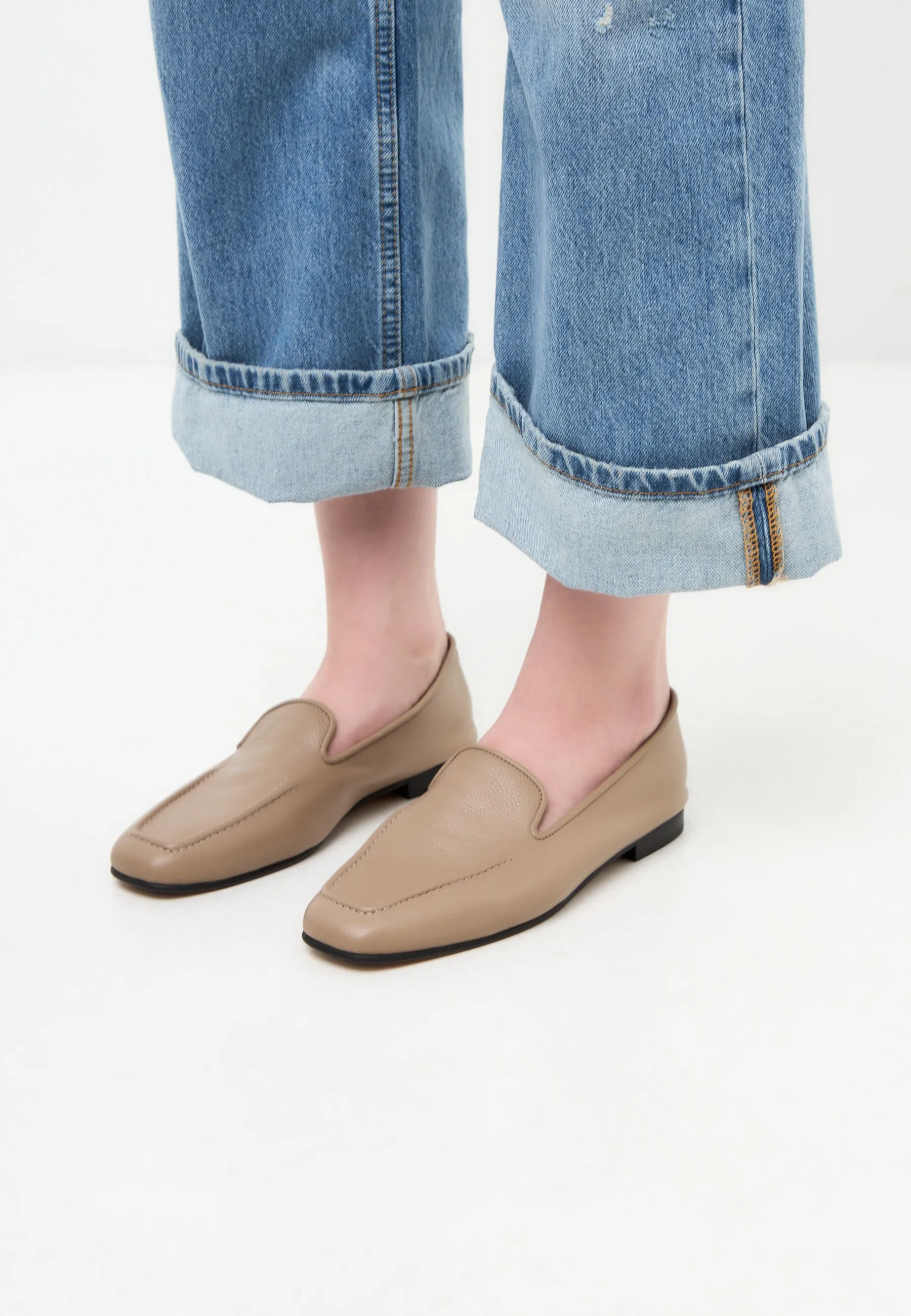 Classic Leather Loafers Lidia - Beige