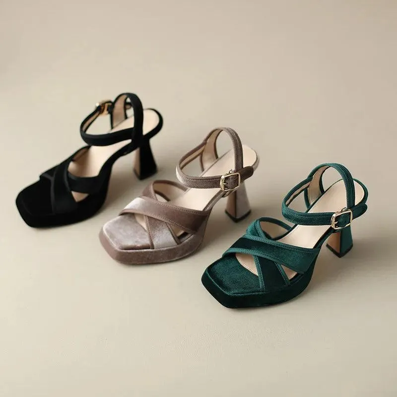 FT2382 Elegant Retro Velvet Sandal - Women's Casual Shoes