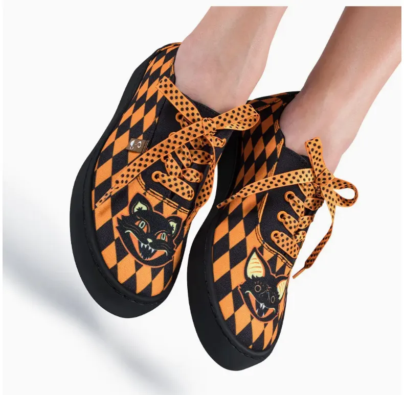 Hot Chocolaticas® Midnight Masks Casual Sneakers