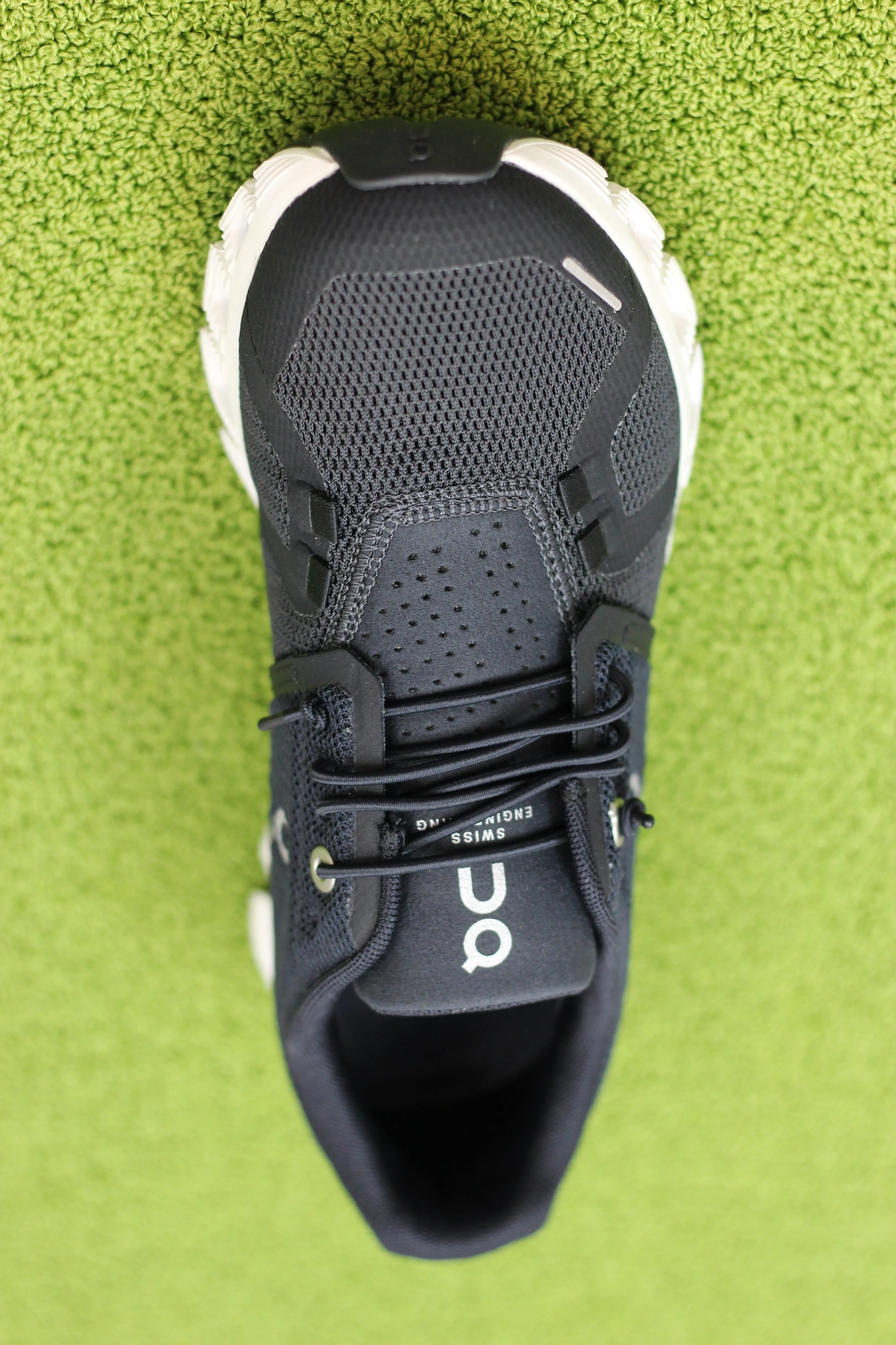 Womens Cloud5 Sneaker - Black/White Mesh